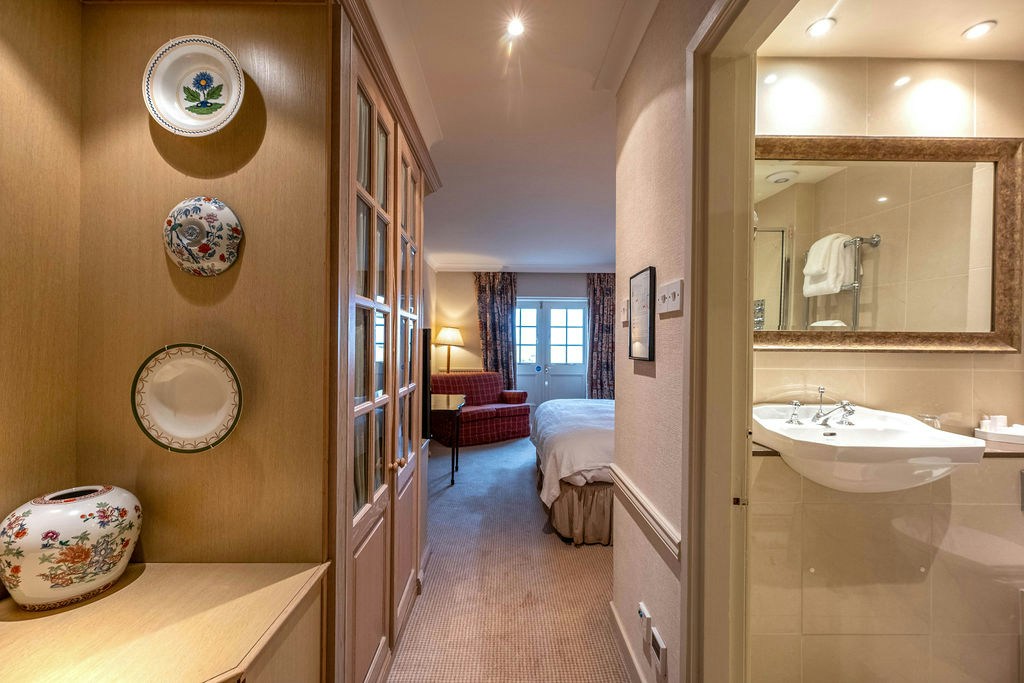 Main House Golf Wing Room - Bathroom