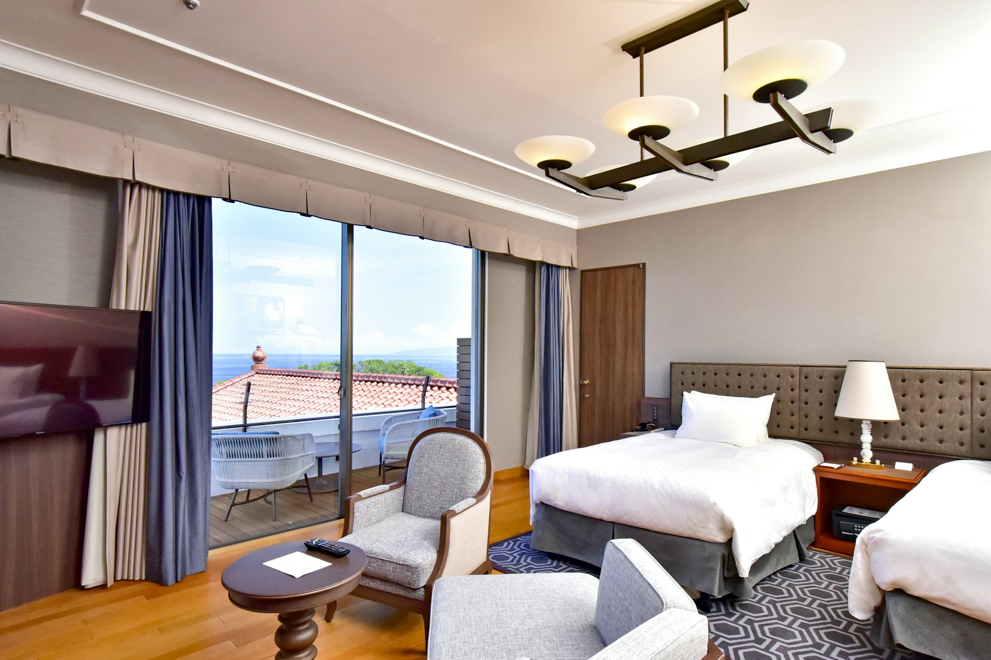 Main Building Ocean View Triple - Bedroom