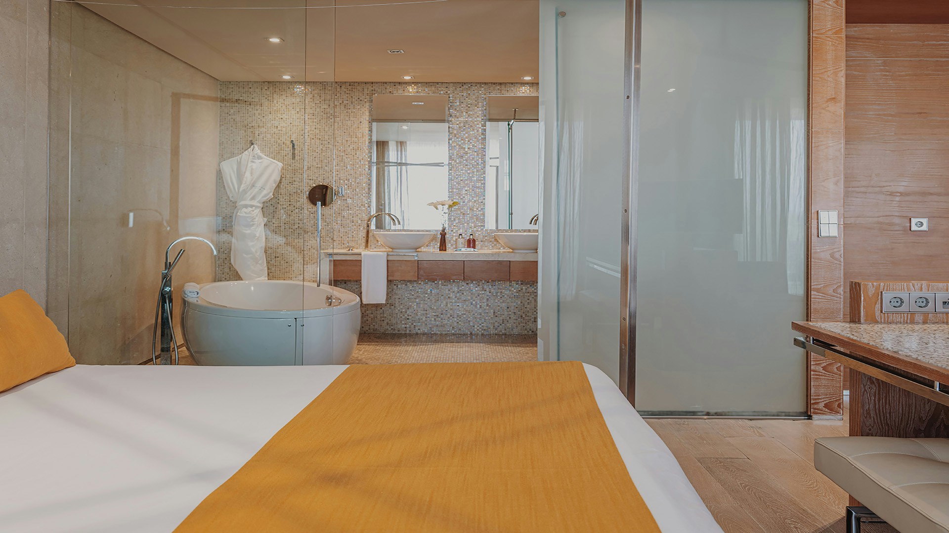 Cloud 9 Suite - Bedroom