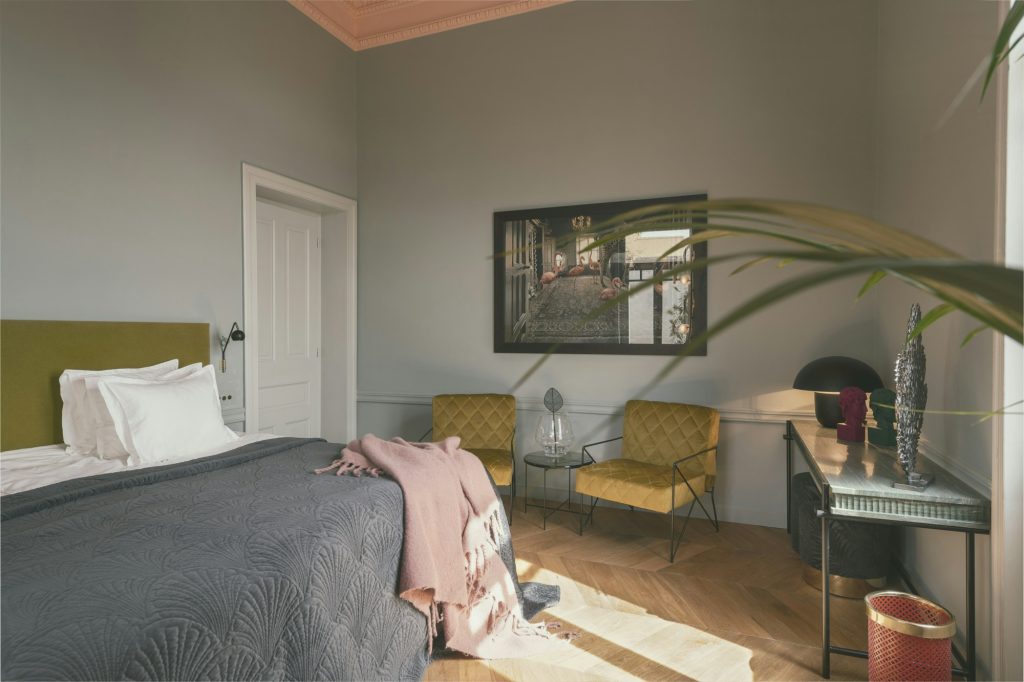 Oasis Suite - Bedroom
