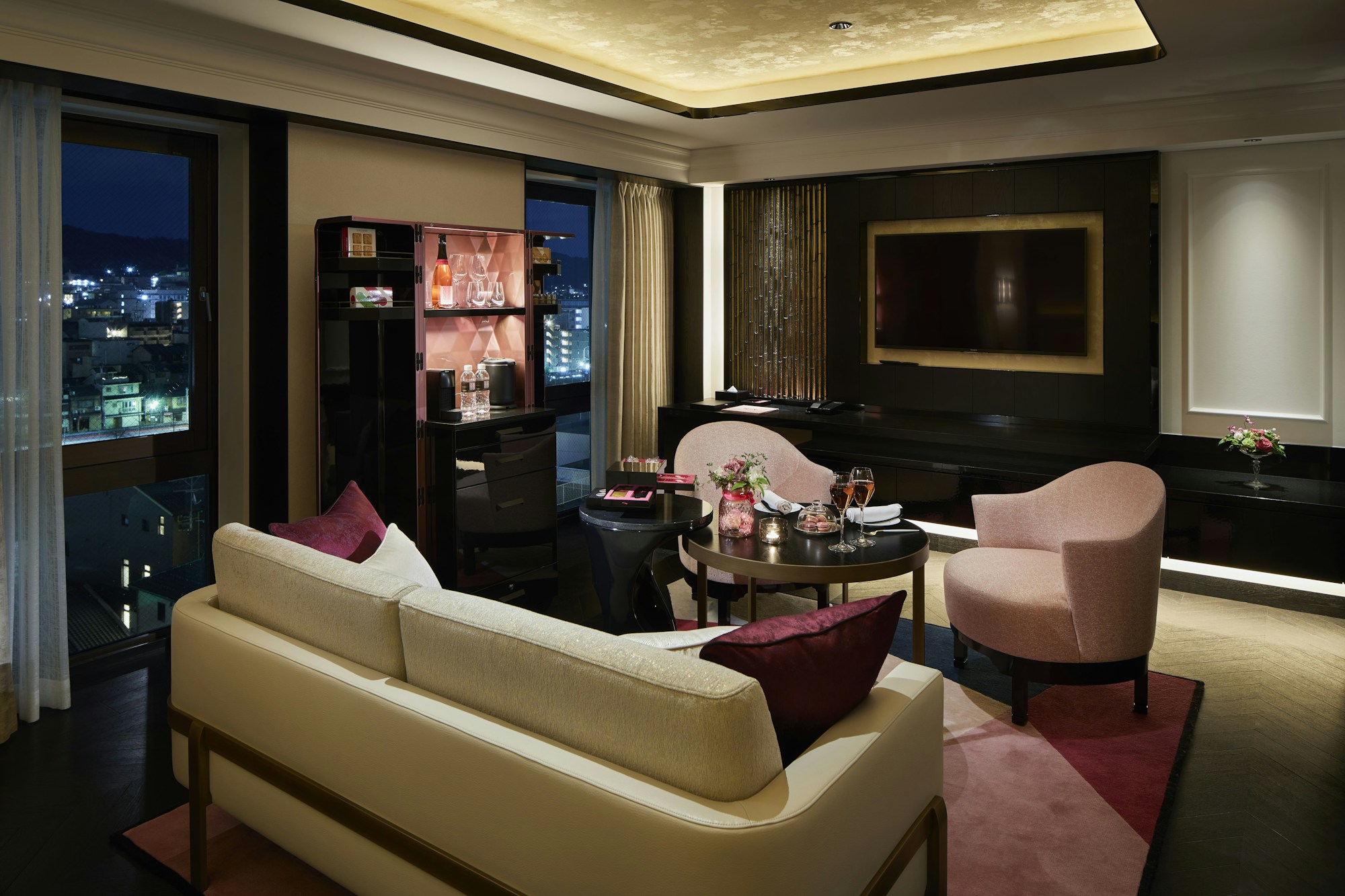 Deluxe Twin Heritage View - Living Area