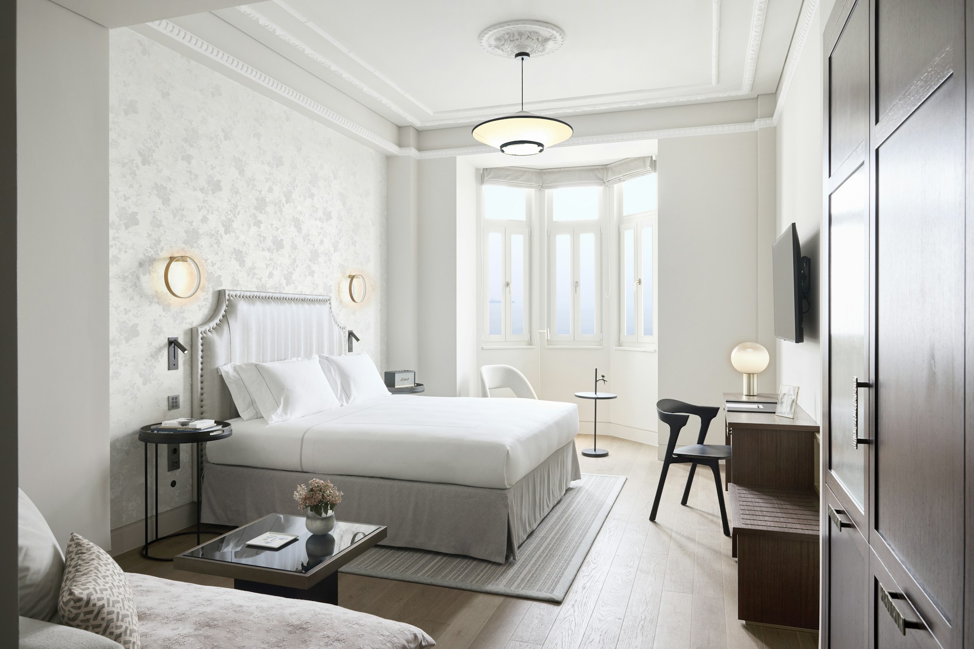 Junior Suite Sea Front Oriel - Bedroom