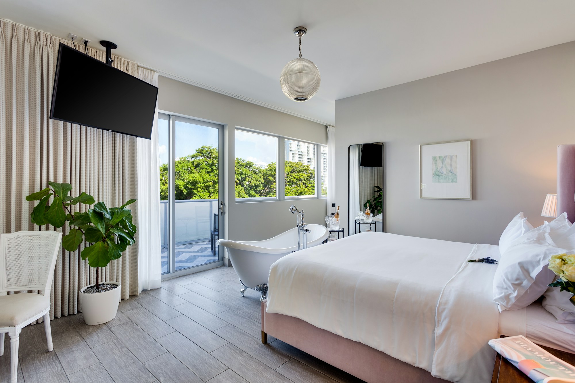 Deluxe Terrace Suite 2