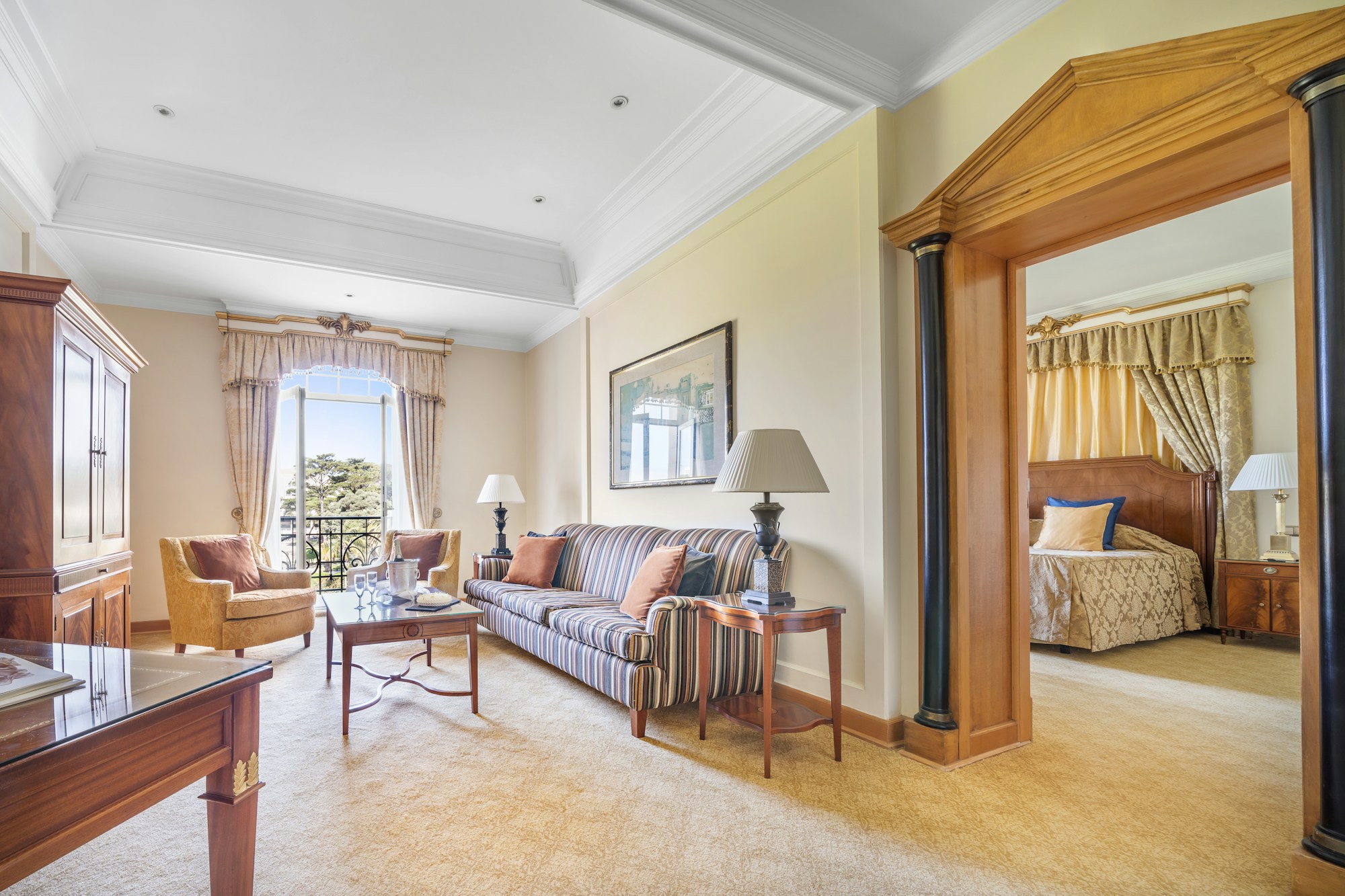 Deluxe Palacio Suites