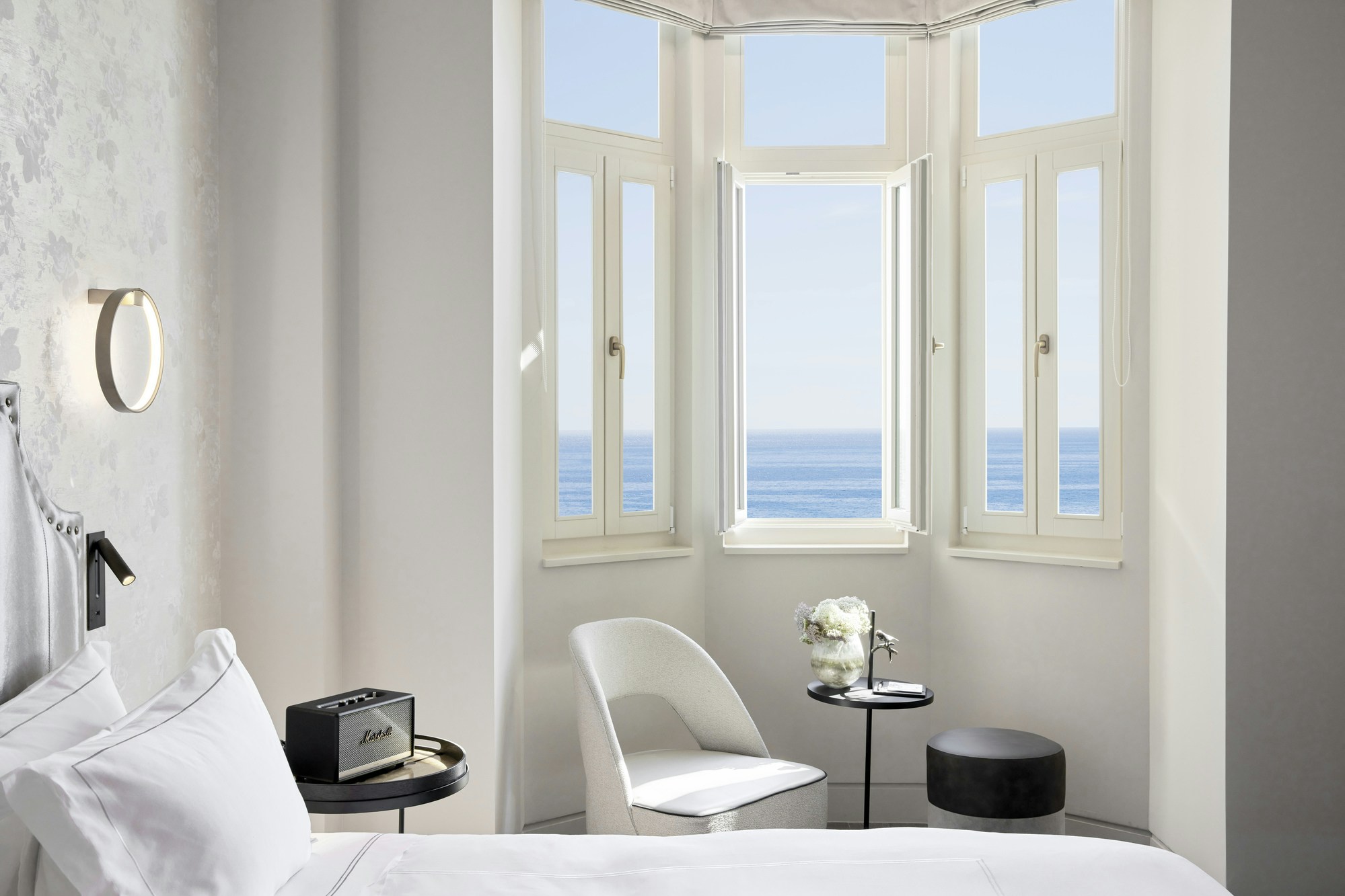 Junior Suite Sea Front Oriel - Bedroom
