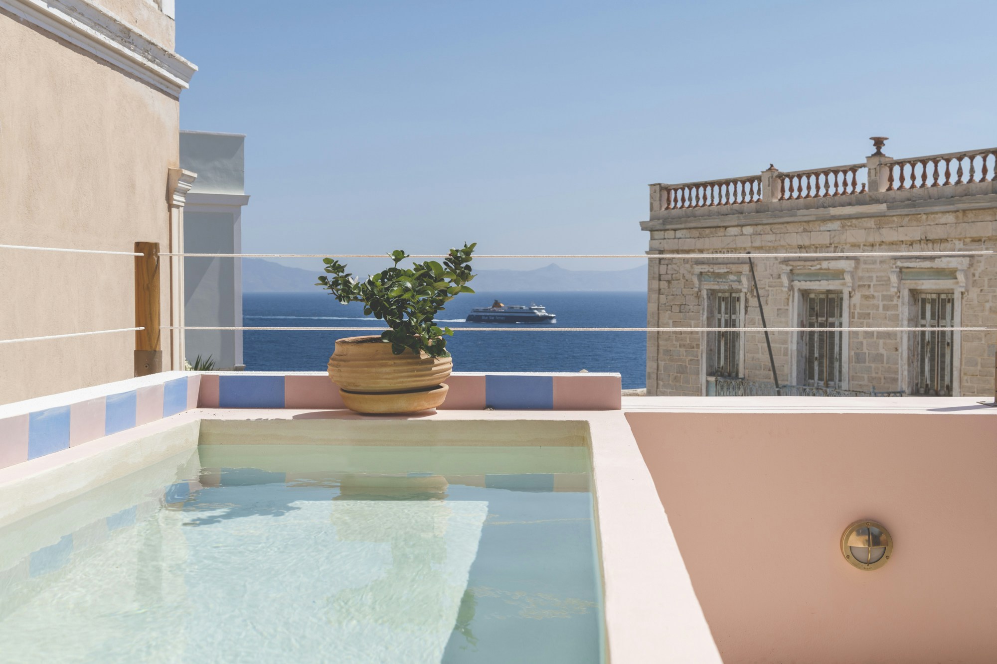 Pteleos Suite - Plunge Pool