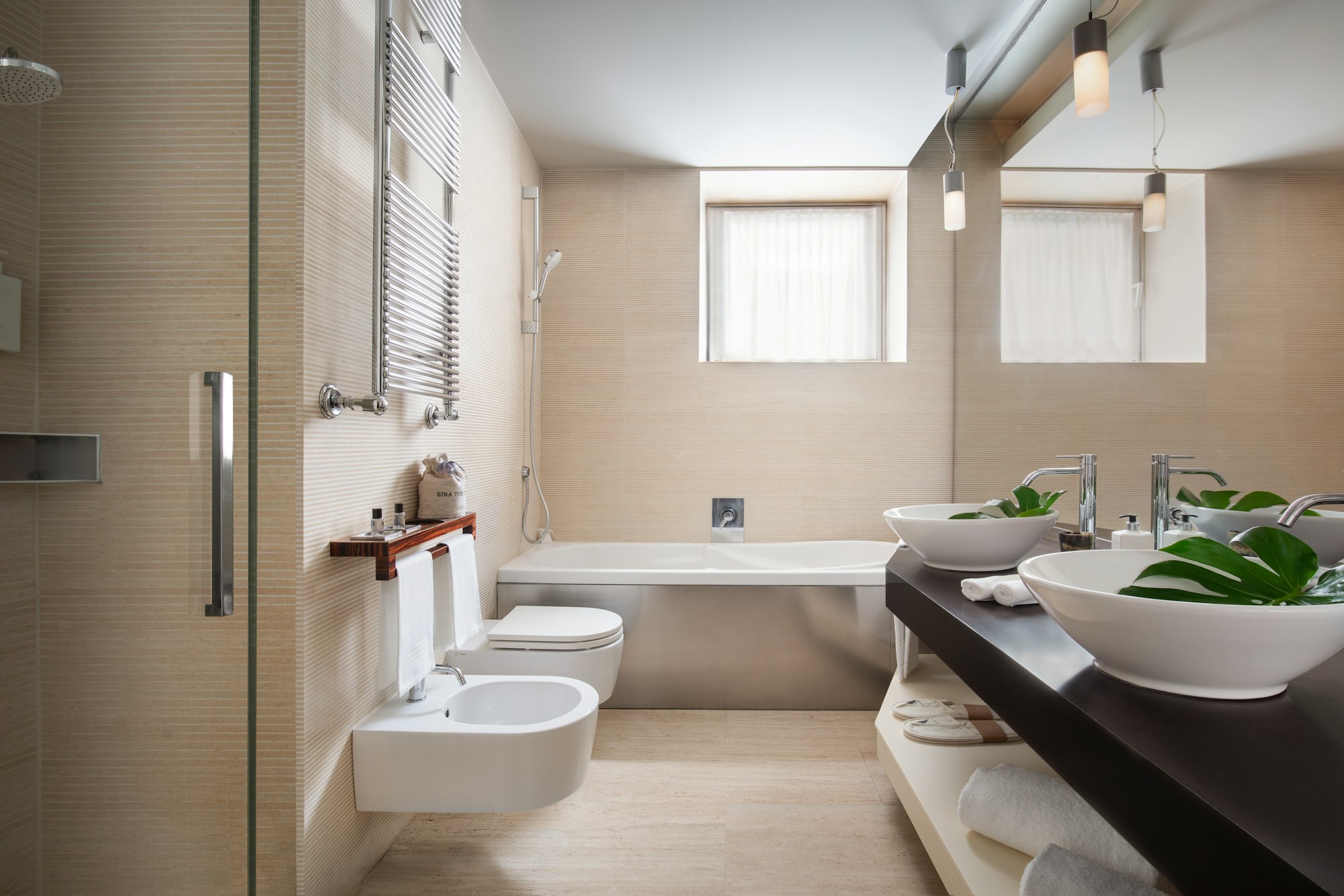 Junior Suite - Bathroom