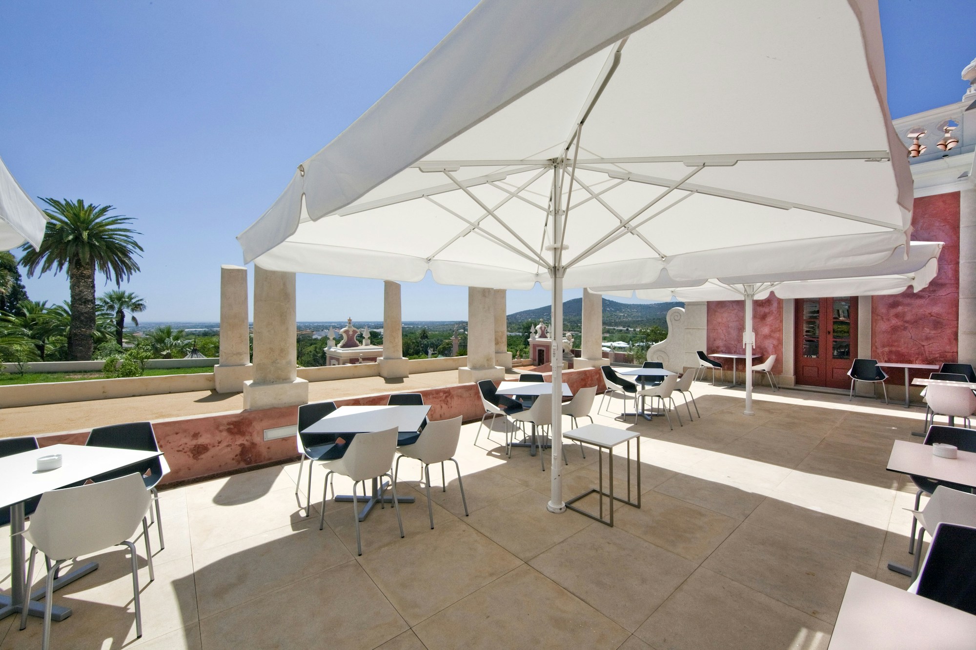 Pool Bar