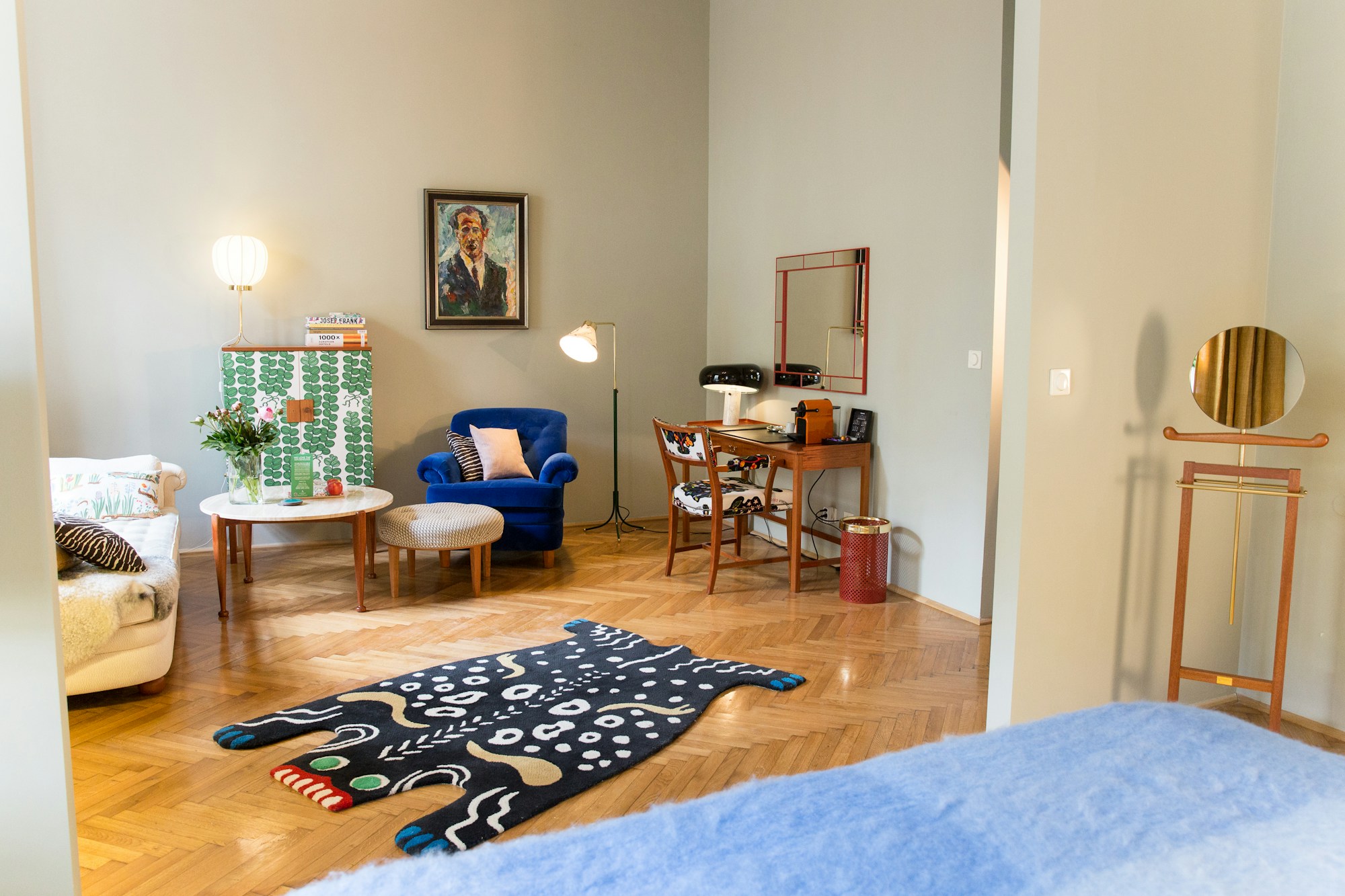 Suite Large - Josef Frank Suite Living Area
