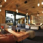 Lounge's Bar