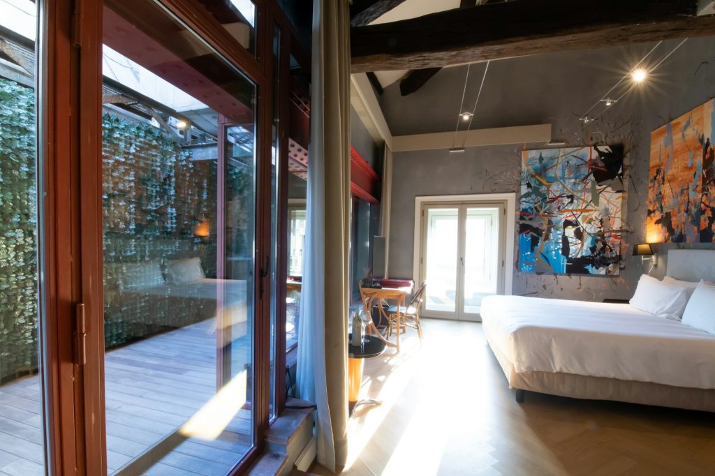 Grand Terrace Room - Bedroom