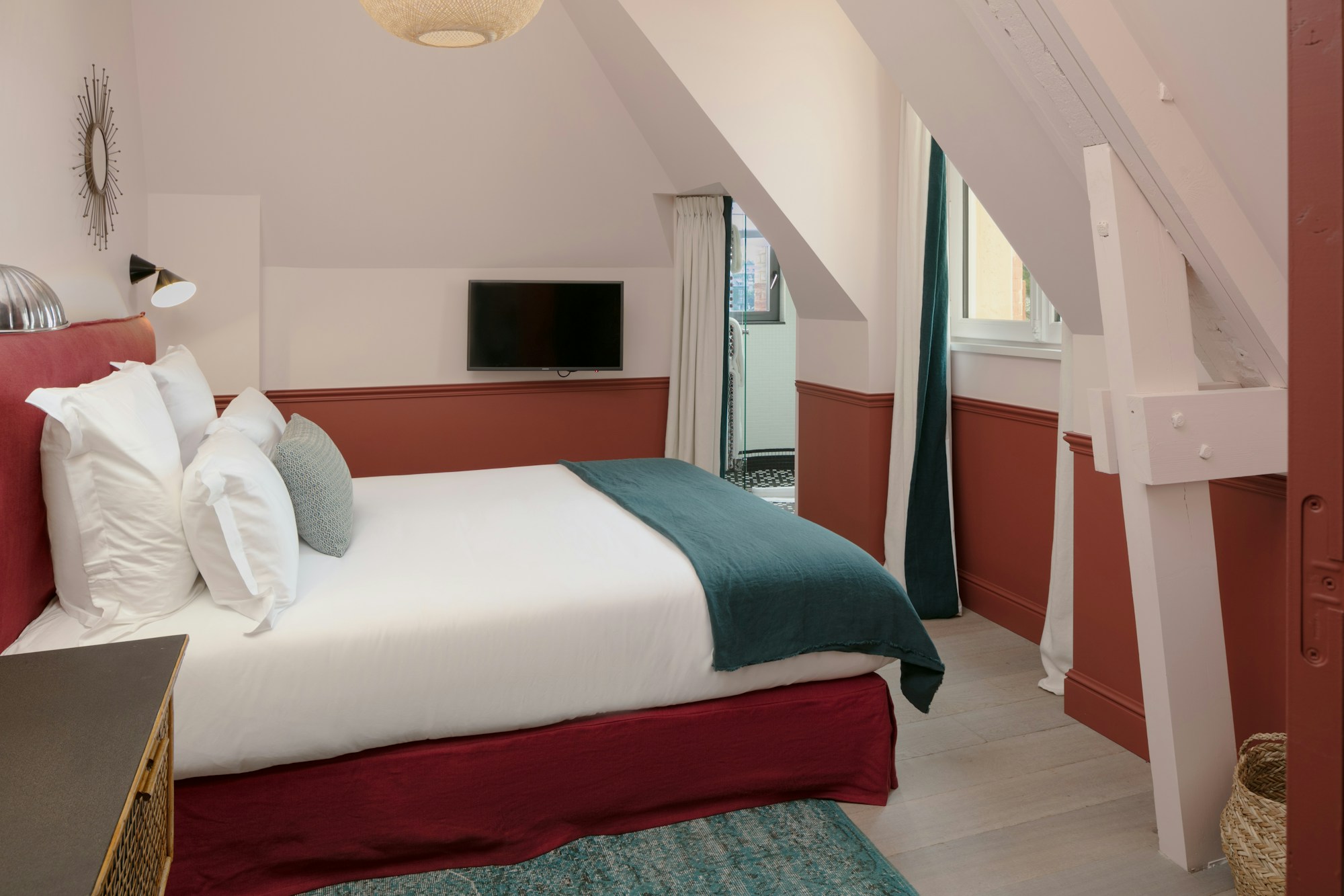 Islet Room