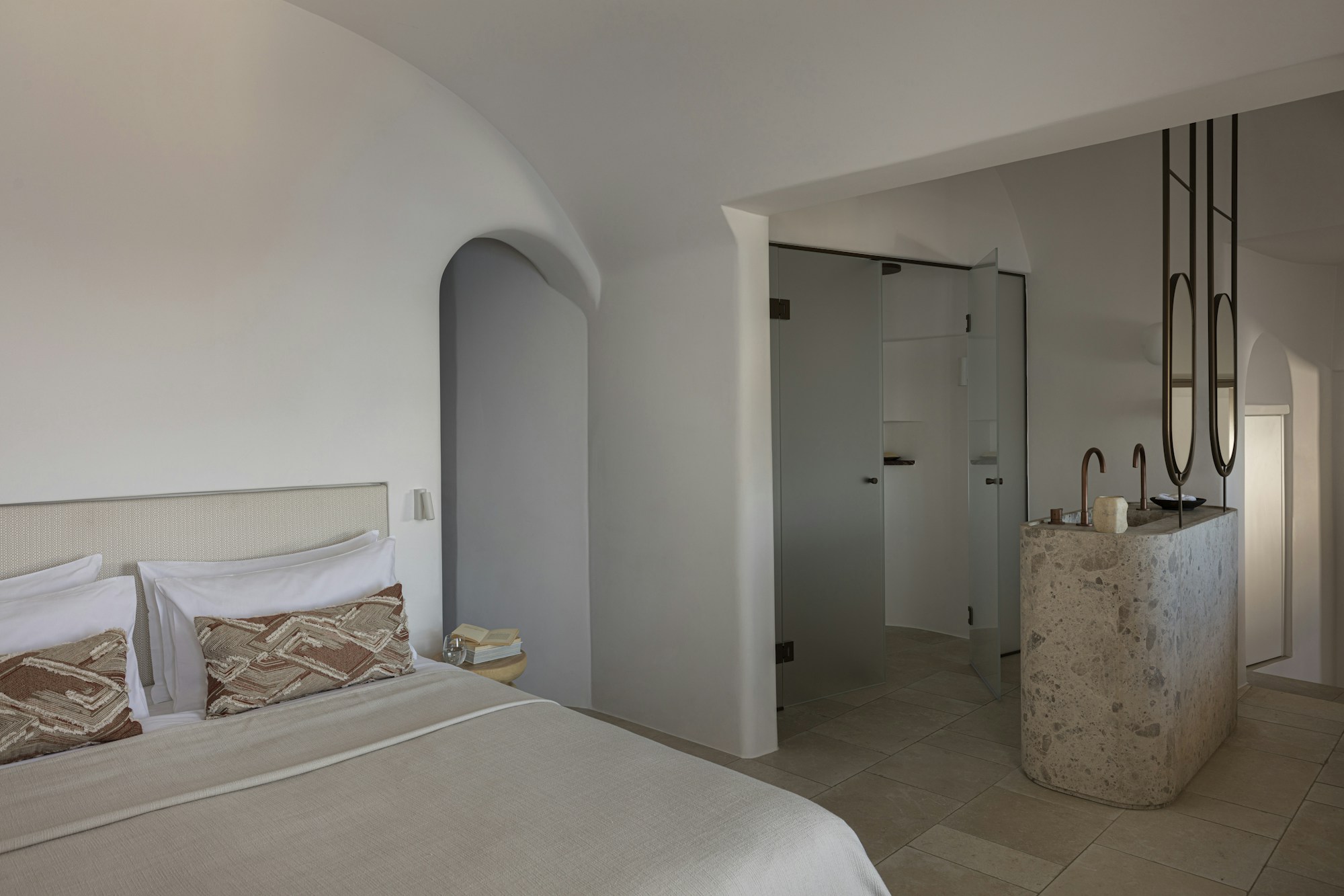 Superior Suite Plunge Pool - Bedroom
