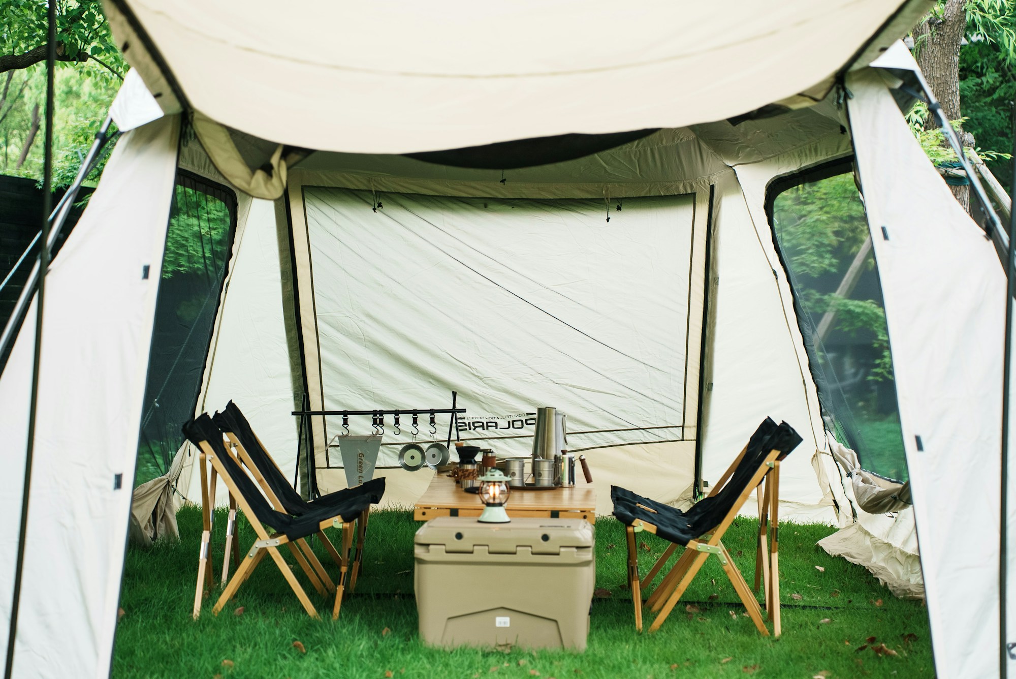 Deluxe Courtyard Camping King - Tent