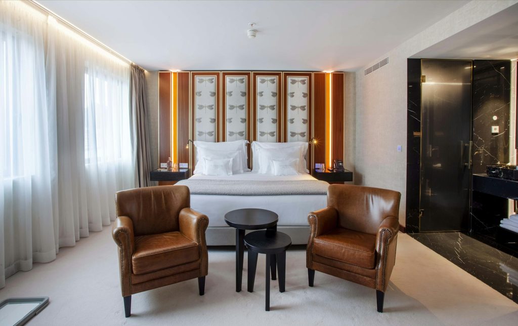 Deluxe - Bedroom