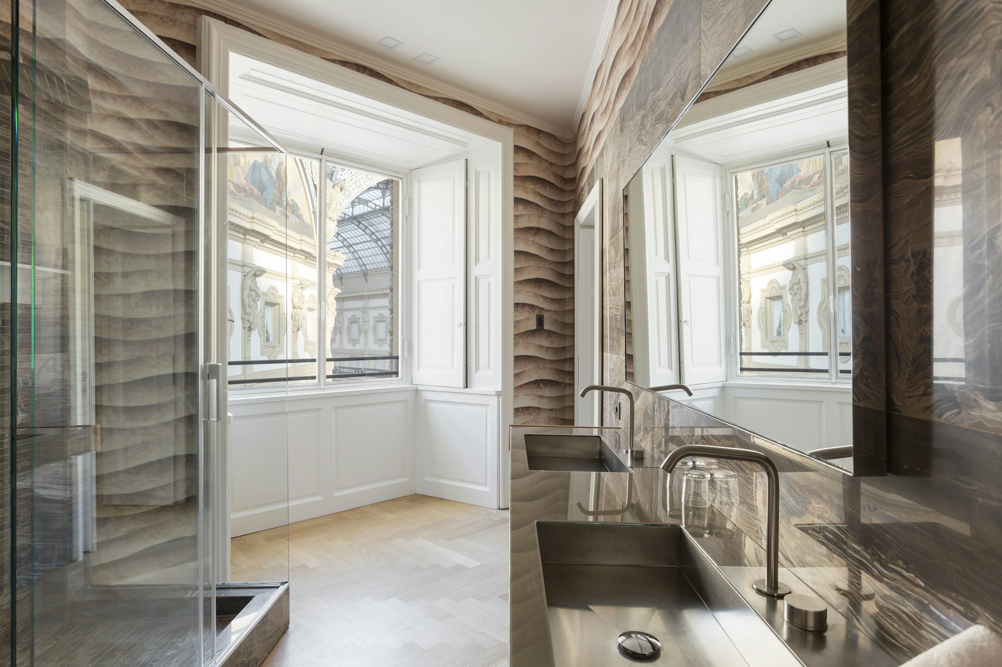 Grand Gallery Room - Bathroom