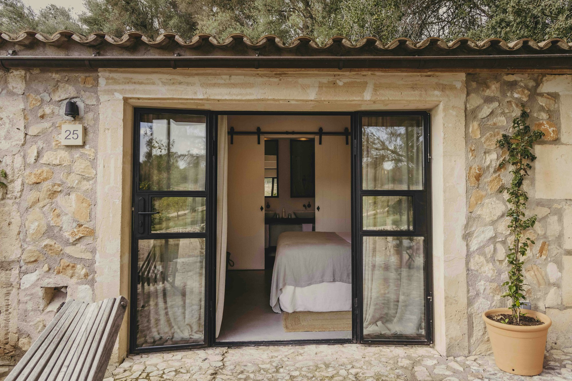 Classic Garden - Room Entrance
