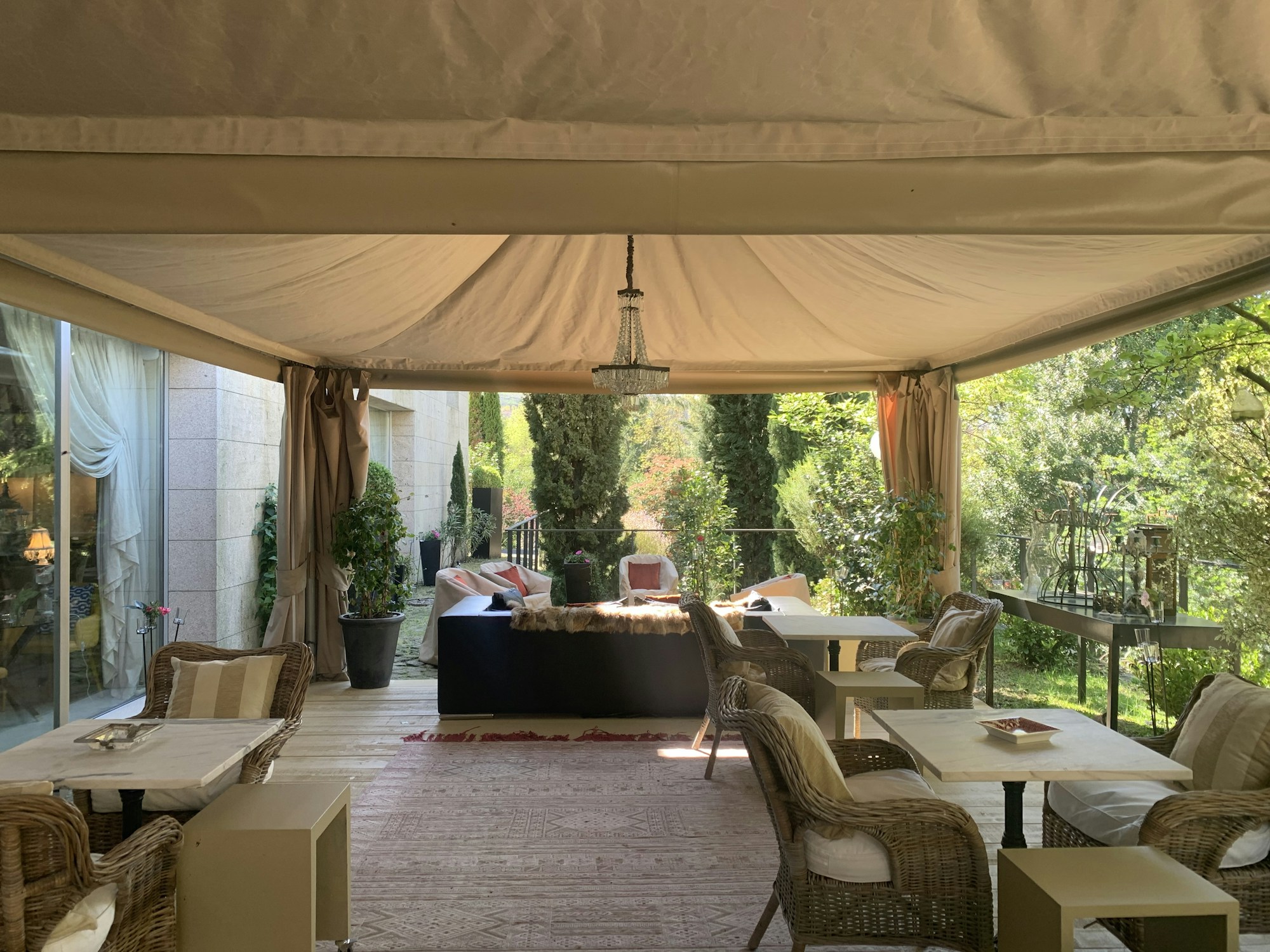 Exterior Tent Restaurant
