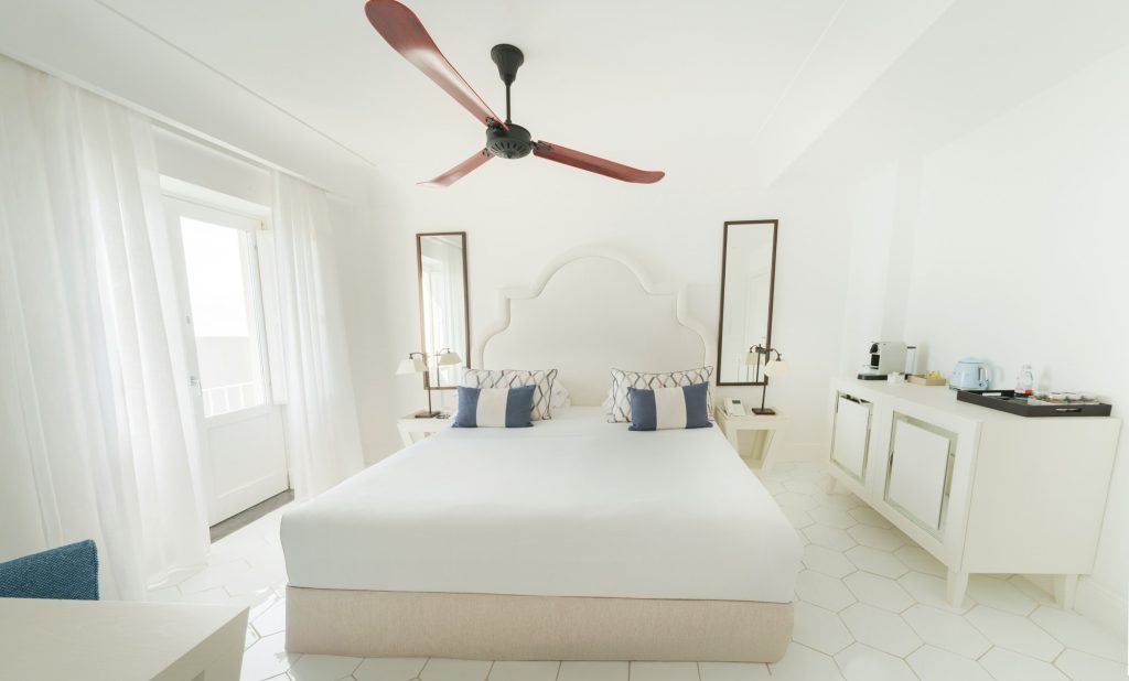 Deluxe - Bedroom