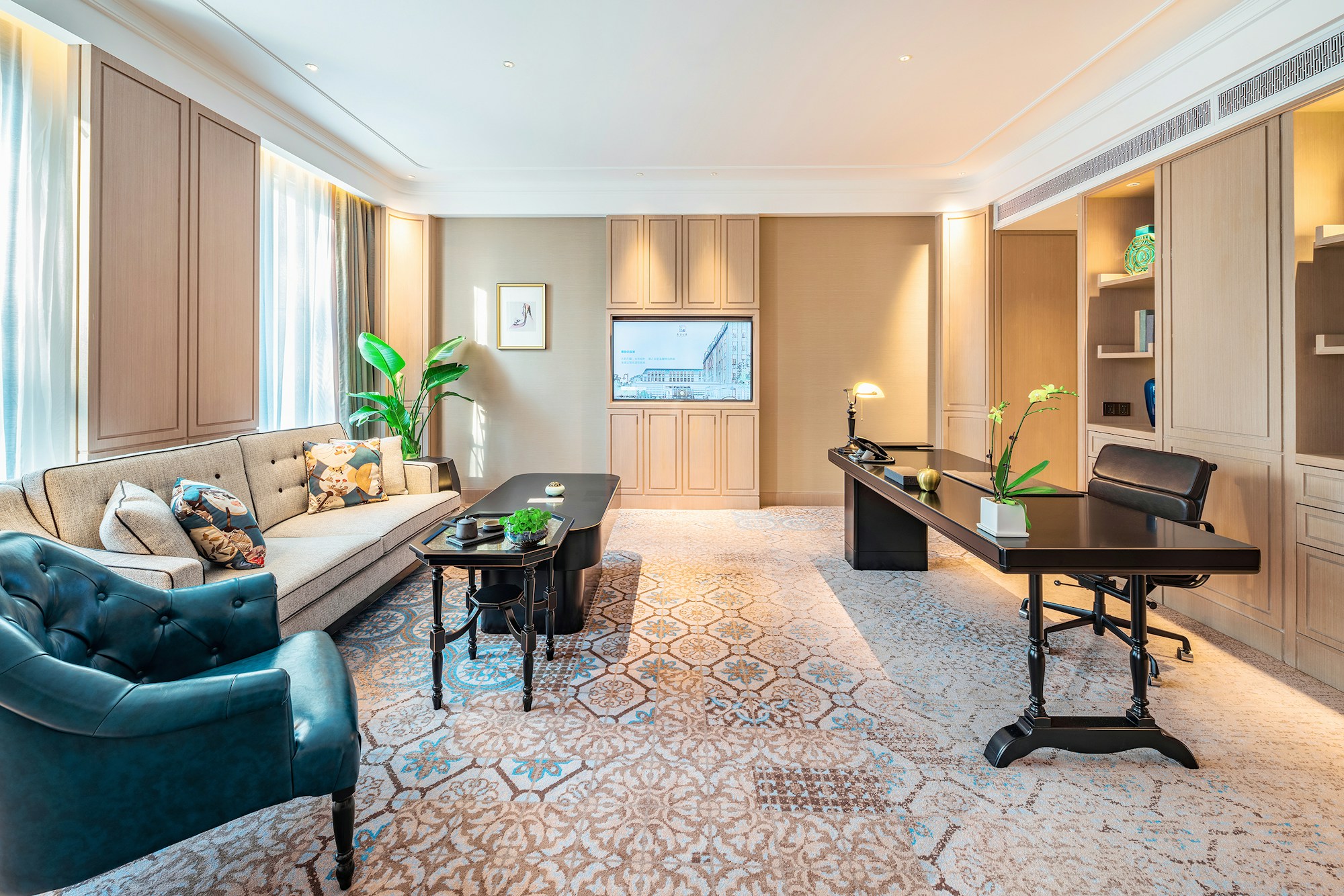 Executive Deluxe Suite