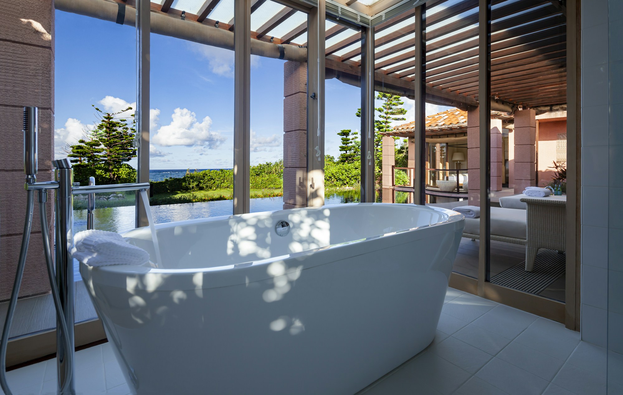Suite Villa Bay Front - Bathroom