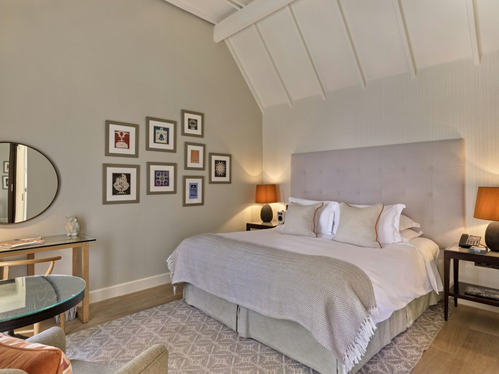 Comfy - Bedroom