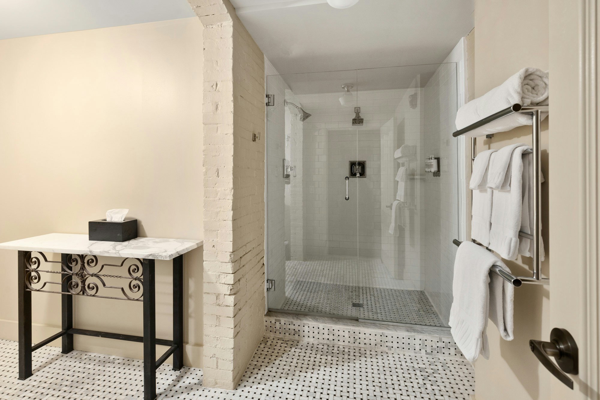 Bramhall Suite - Bathroom