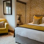 Comfy King Room