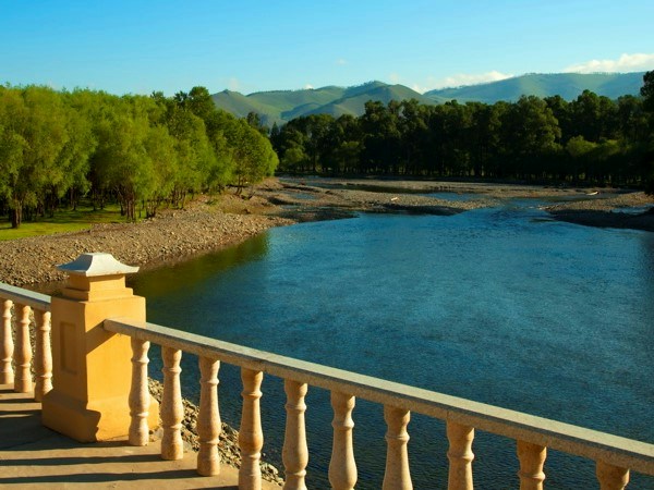 The Riverside Terrace Overlooks The Terelj River