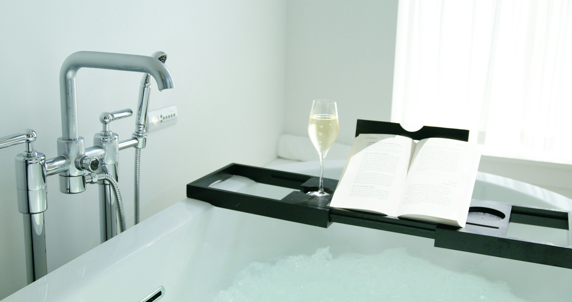 Evangeline Suite - Bathtub