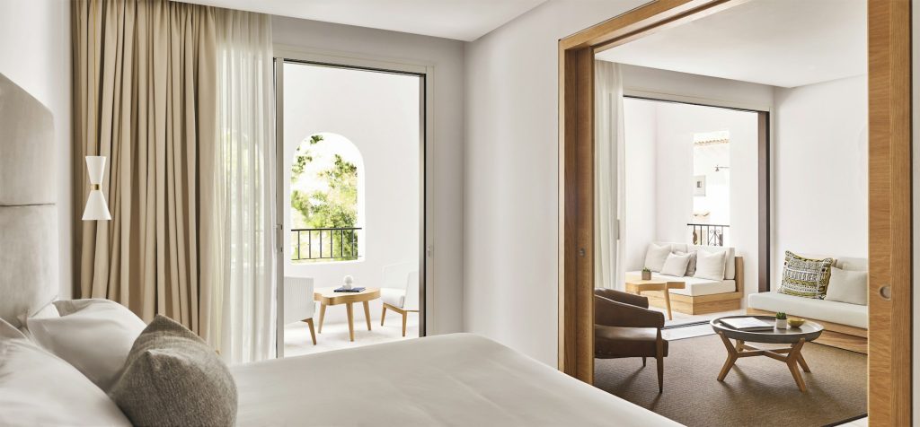 Deluxe Suite Plaza - Bedroom