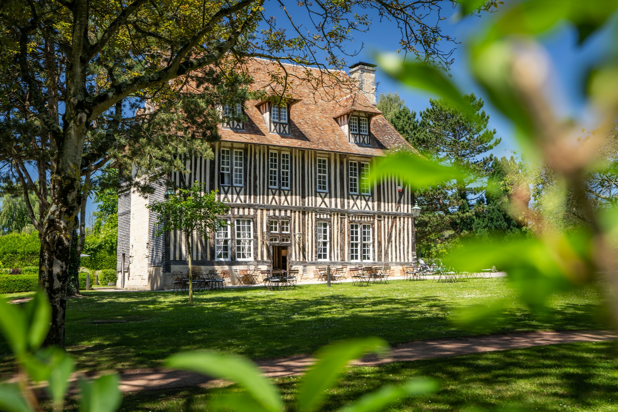 Manor - Exterior