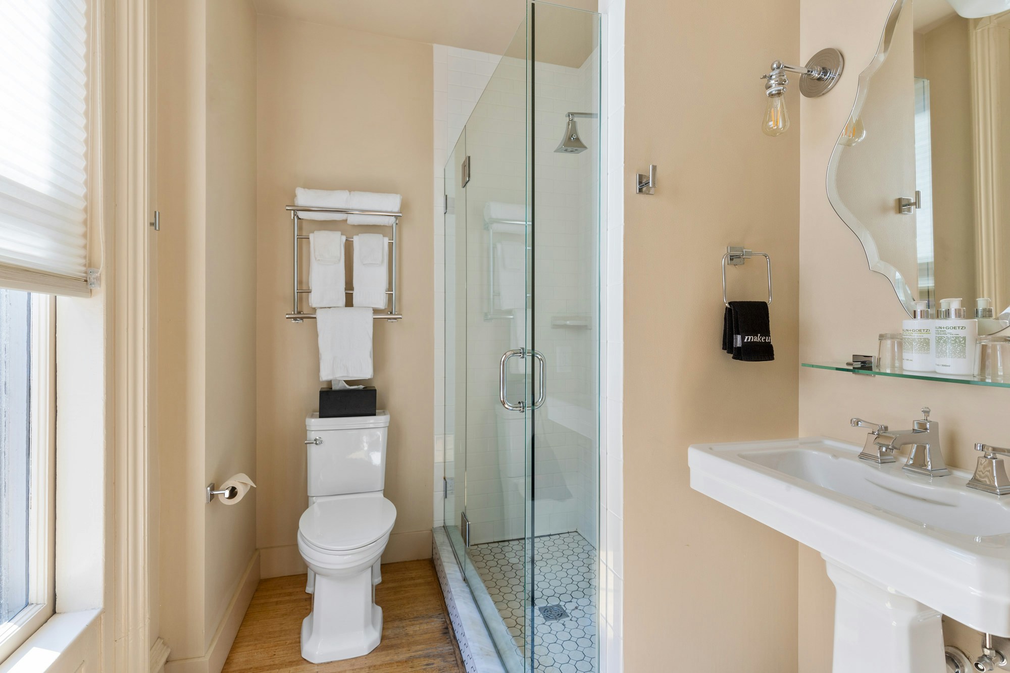 Historic King Room - Bathroom