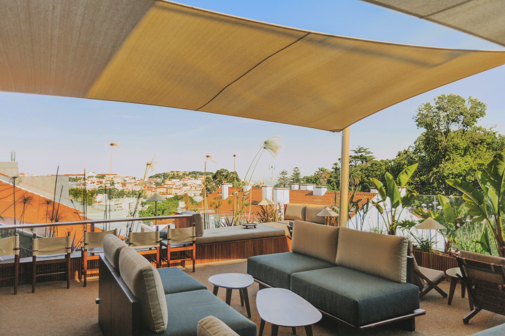 V Rooftop Bar