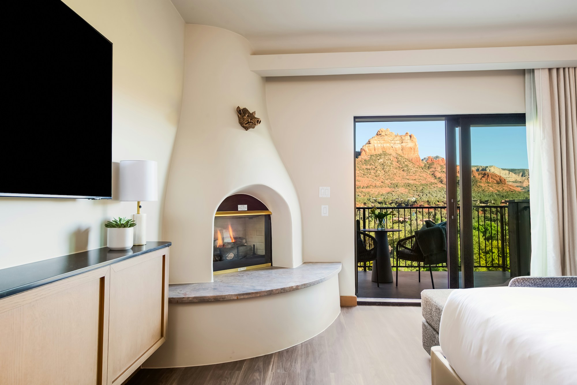 Cliffs Deluxe King - Bedroom