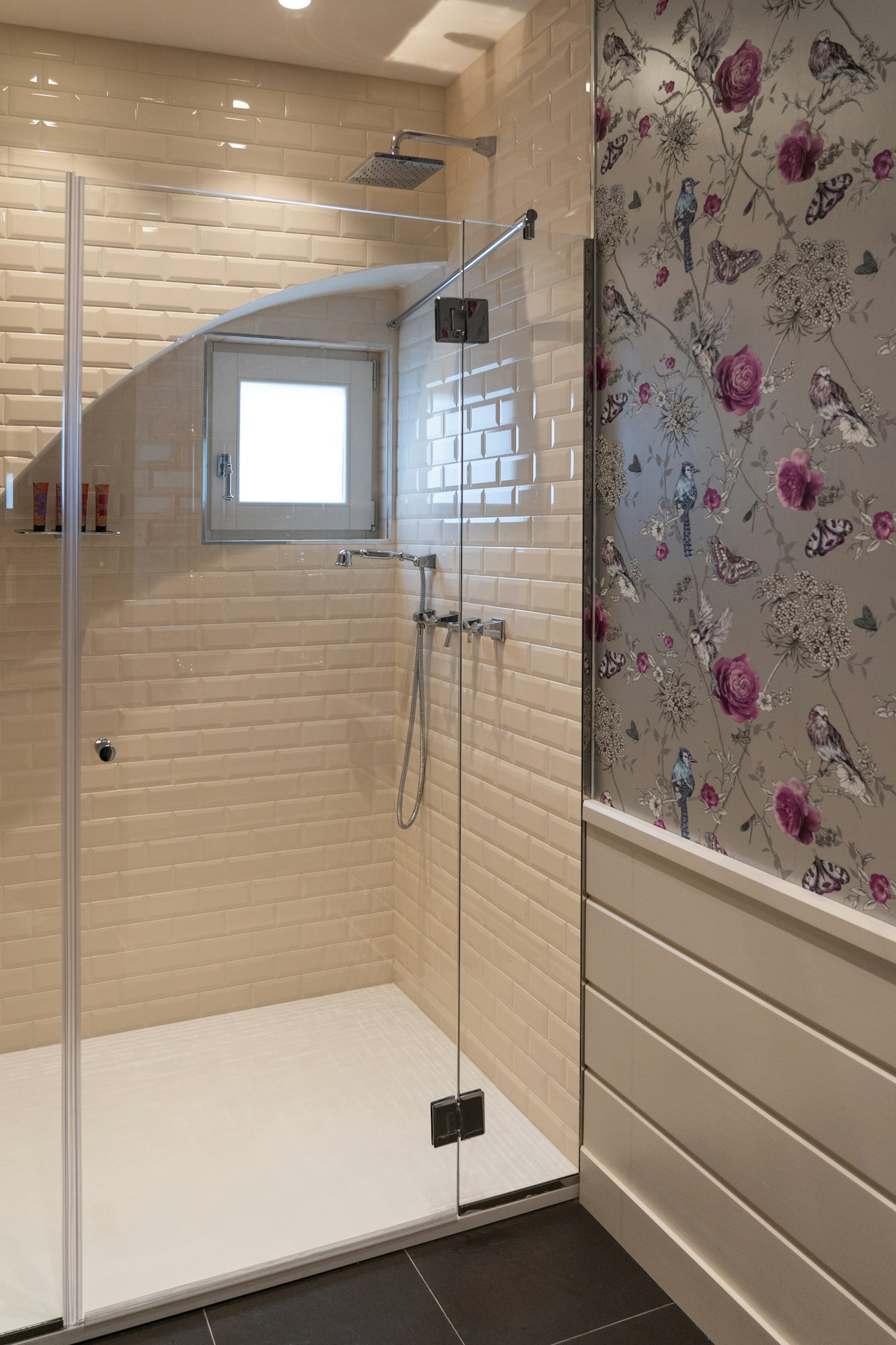 Deluxe Bathroom