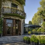 Hotel De La Ville Entrance