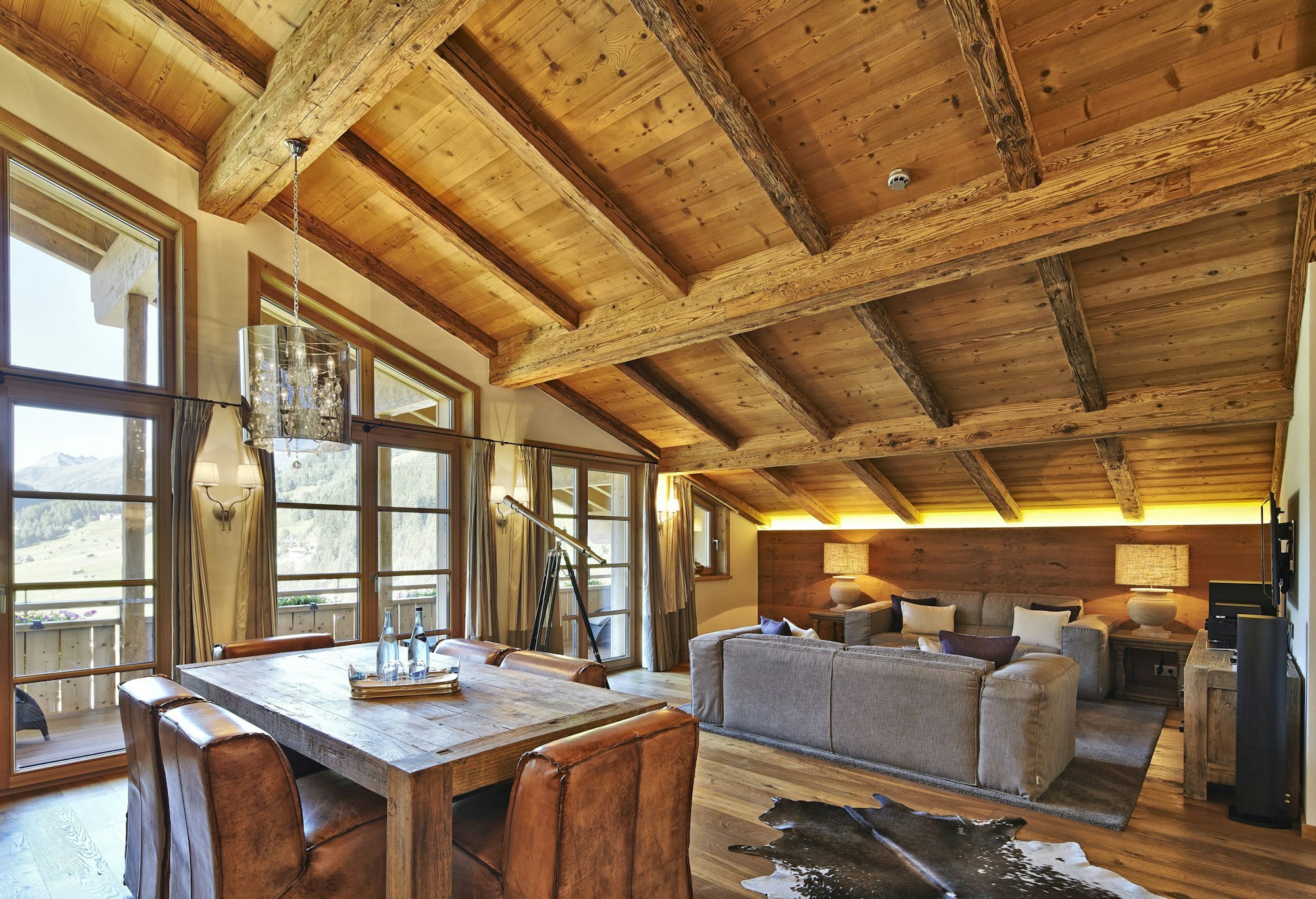 Master Suite - Living Area