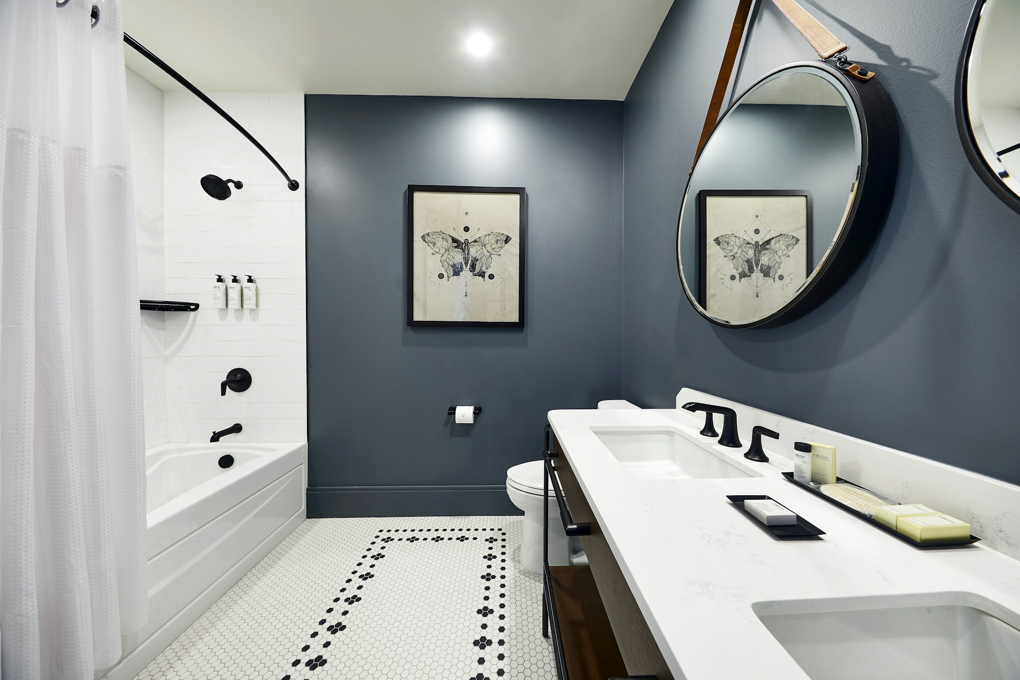 Riverview King Room