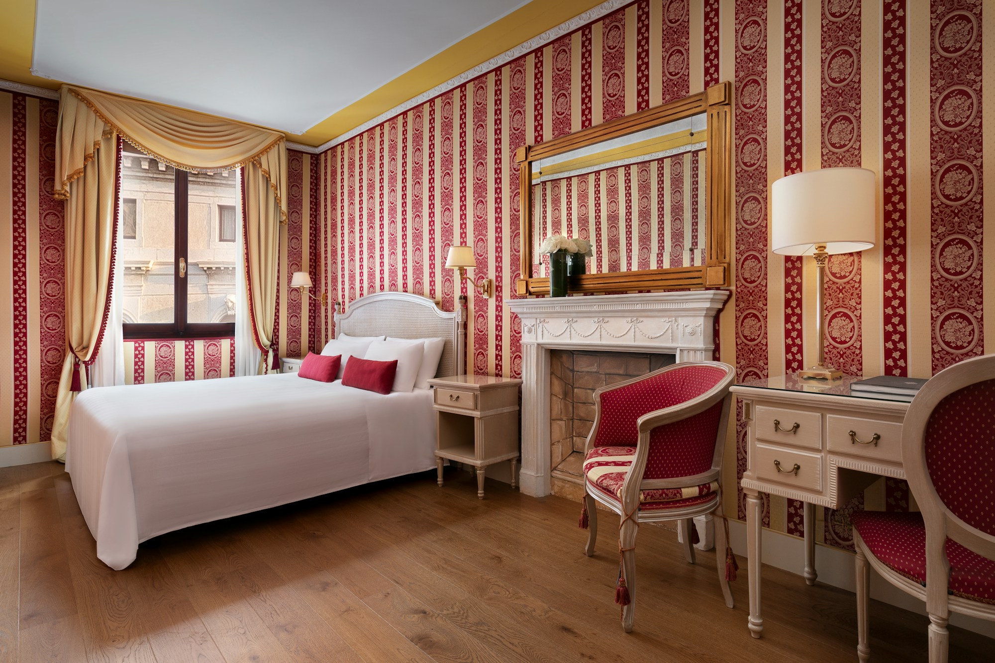 Deluxe Room - Bedroom