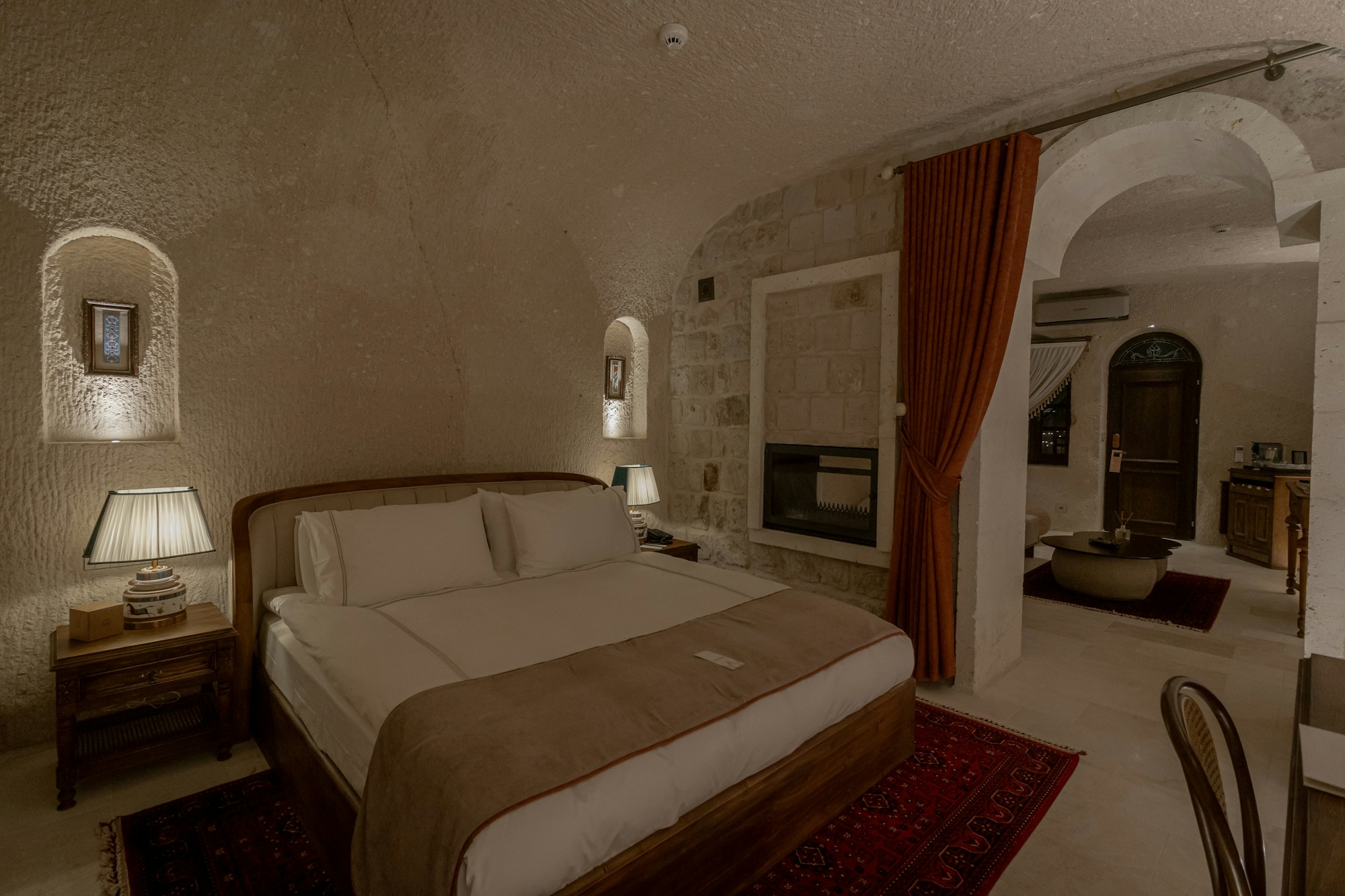 Natural Cave Queen Suite