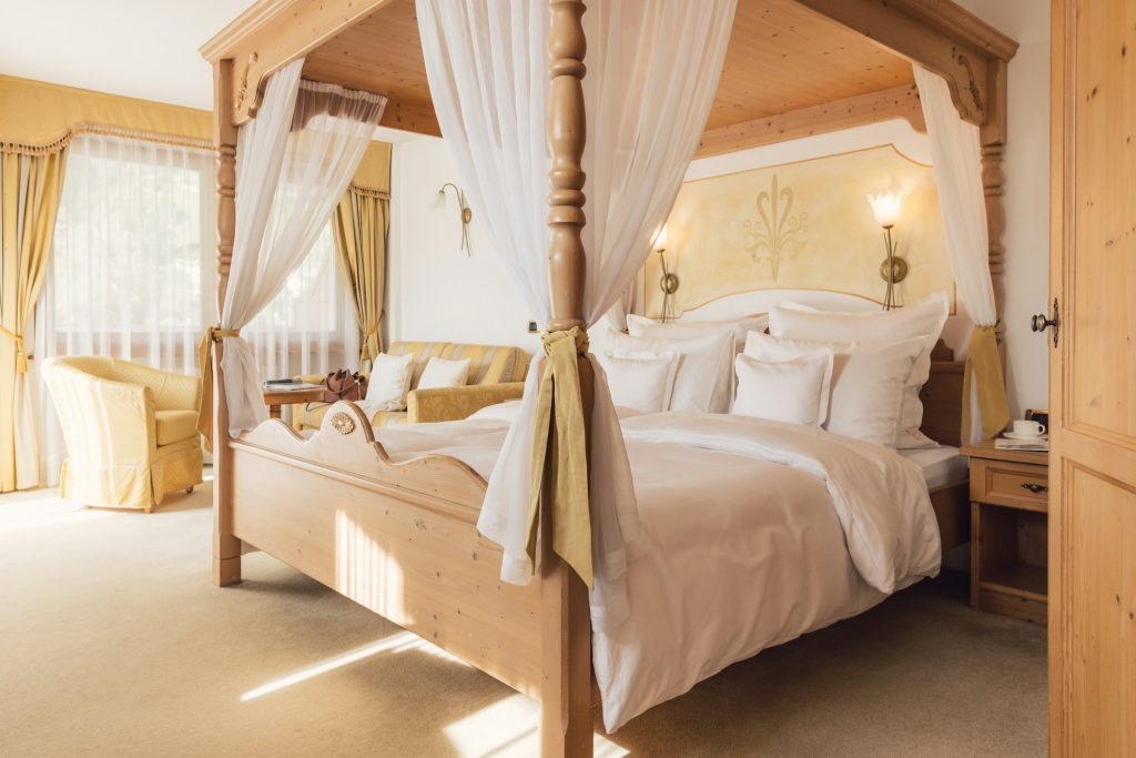 Glacier Stream Suite - Bedroom