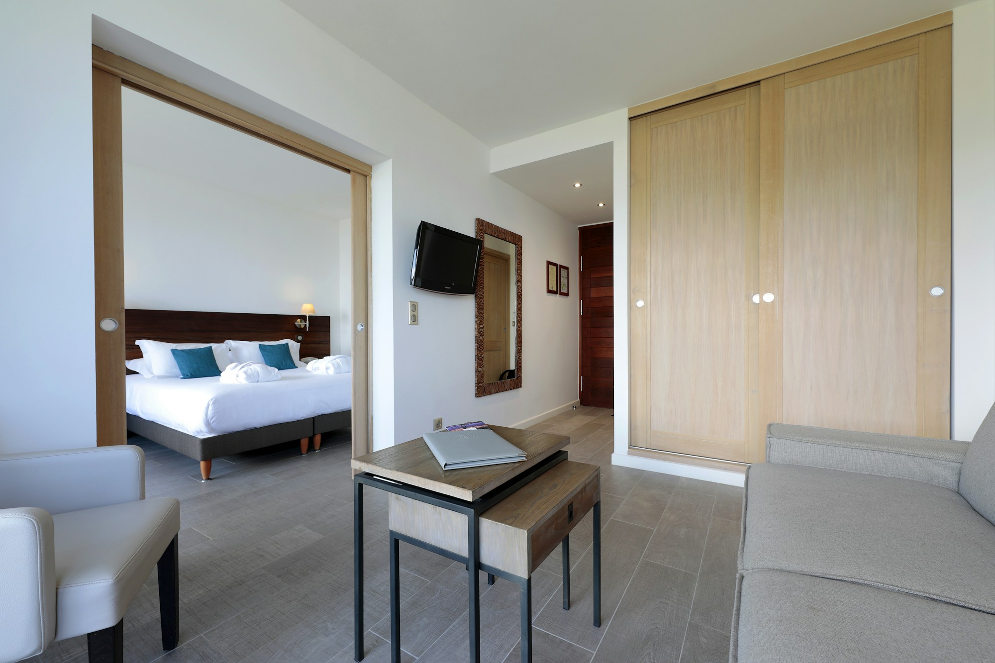 Sea Laterale Balcony Suite - Living Area