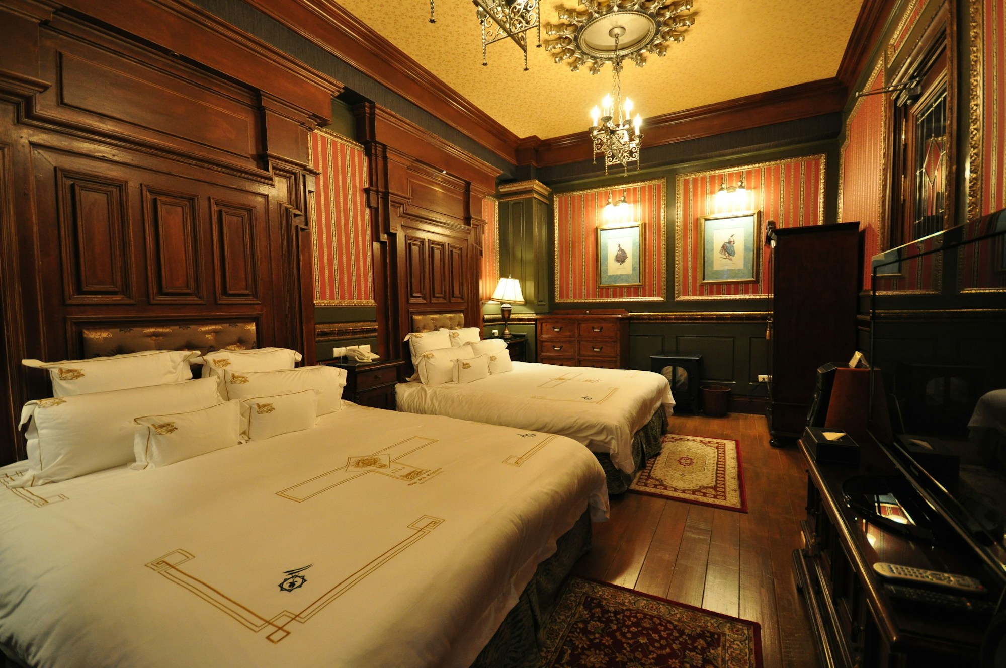 Madrigal Suite 2 Double Bed - Bedroom