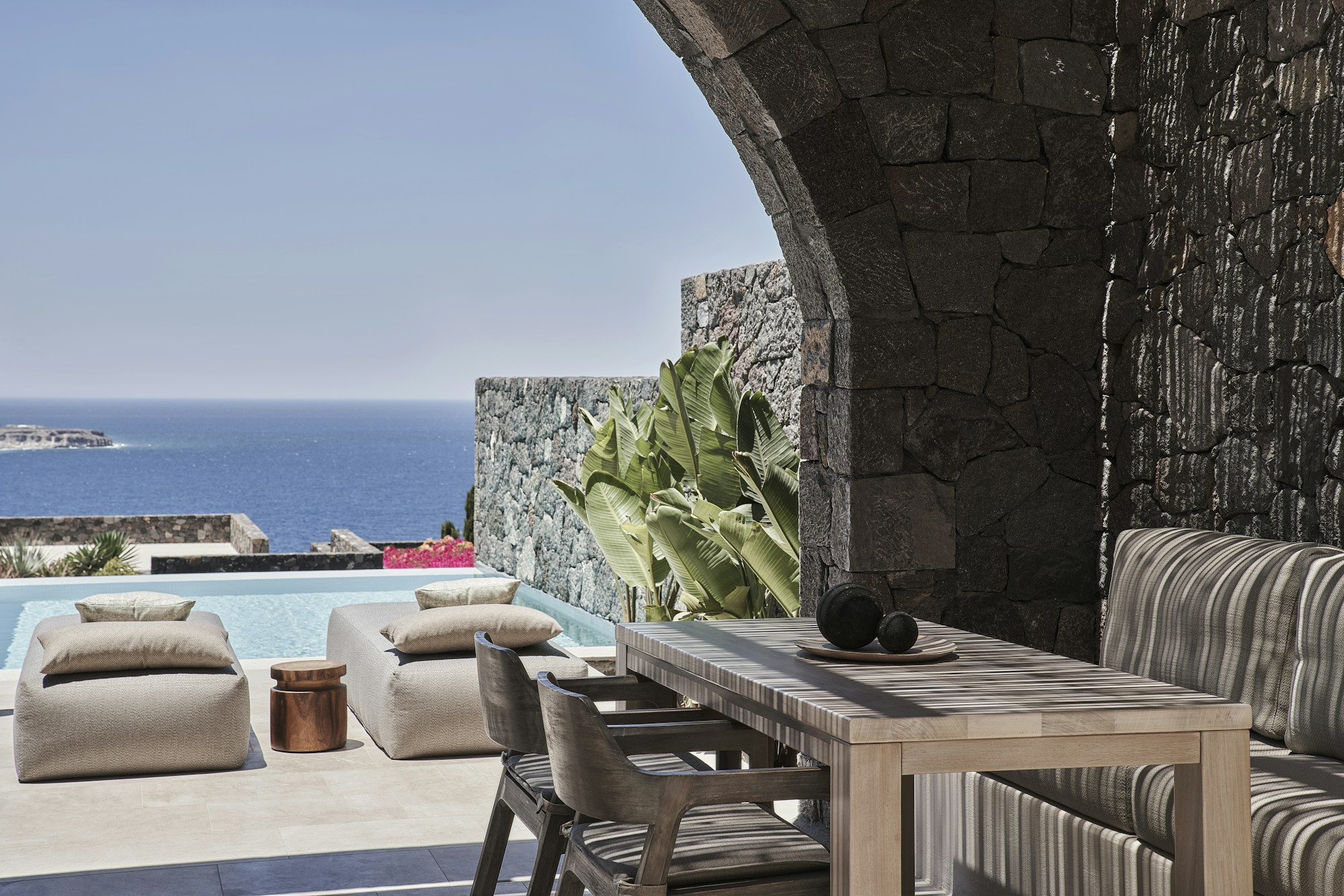 Hideaway Pool Suite - Outdoor Living Area