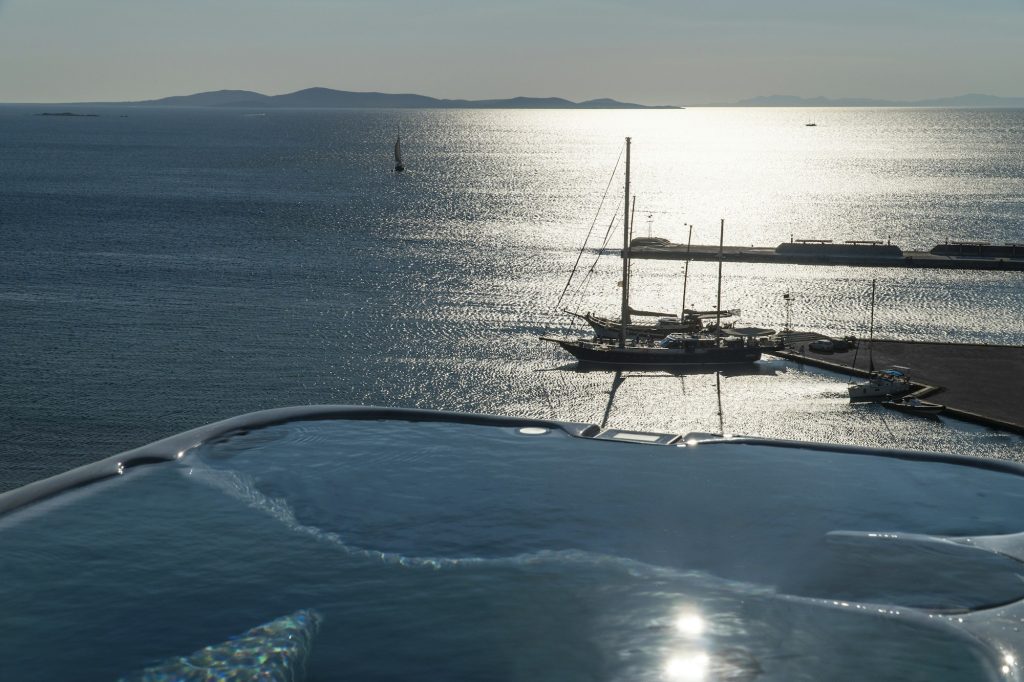 Ambio Jacuzzi Retreat
