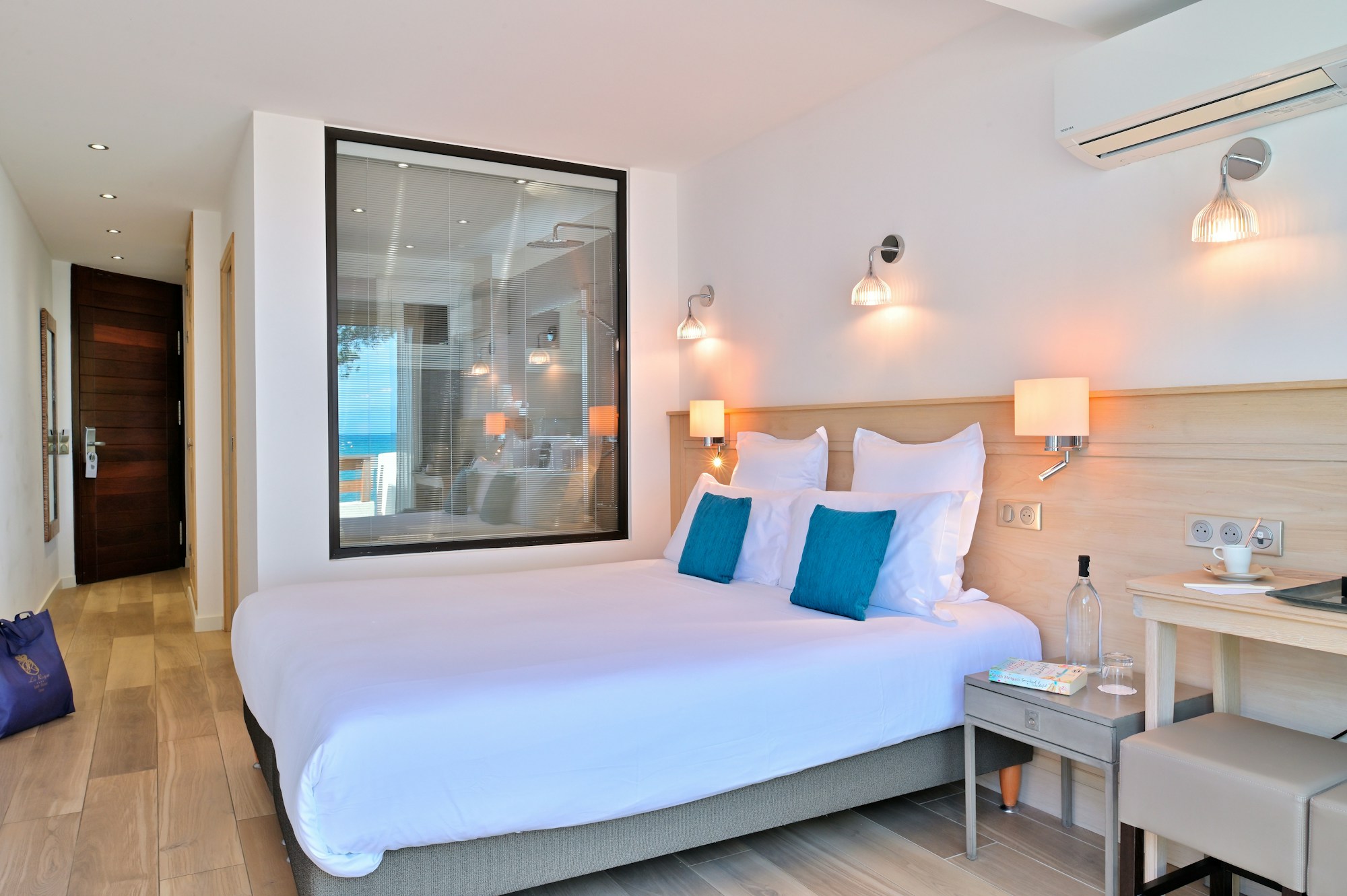 Sea View Balcony Room - Bedroom