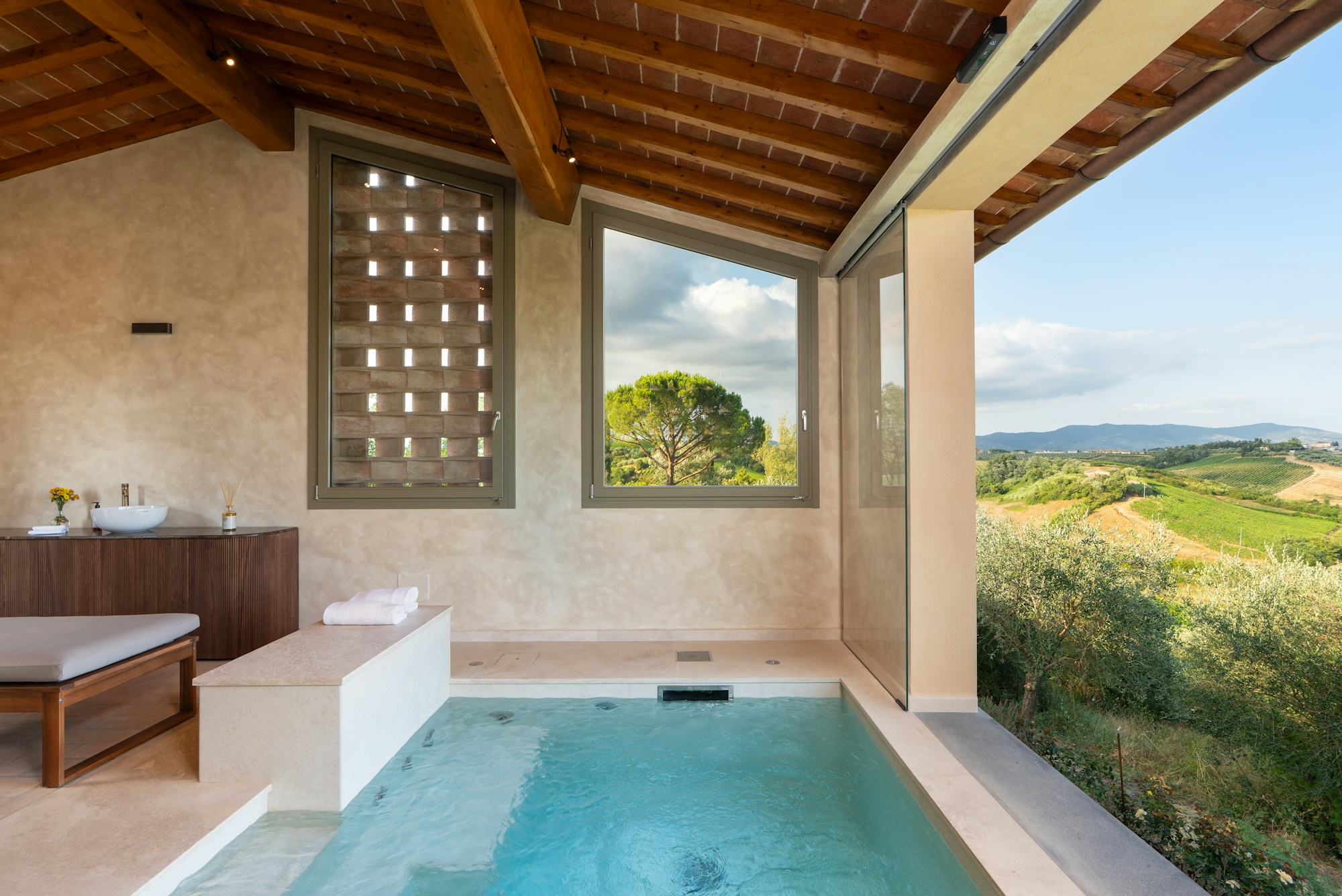 Castelforno Private Apartment Suite - Hot Tub