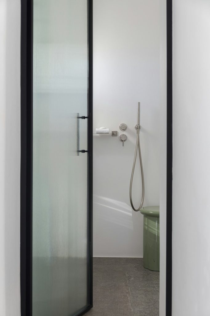 Honeymoon Suite Plunge Pool - Bathroom