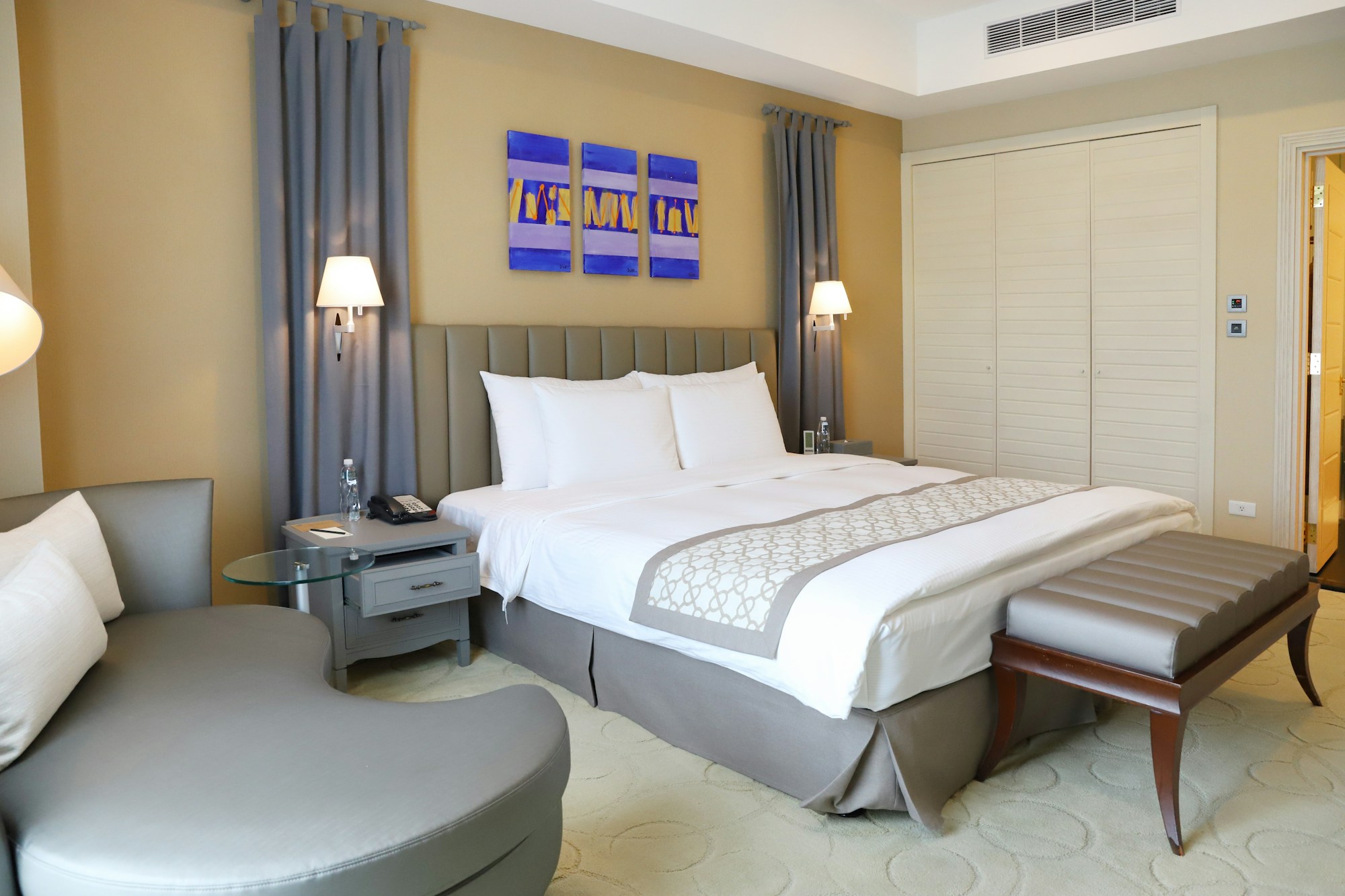 Victoria Suite - Bedroom